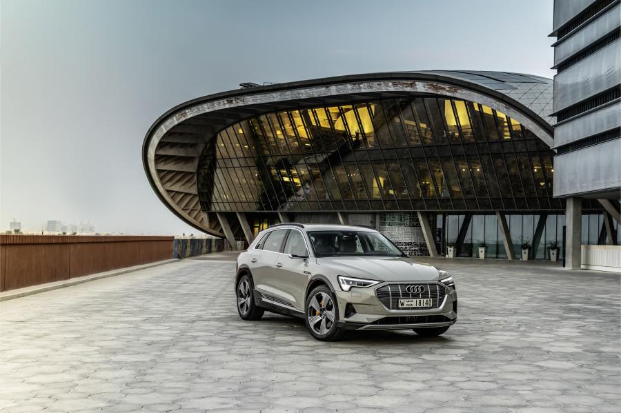  Audi e-tron 55 Quattro 2019 года  (WW) (фото 296 из 452)